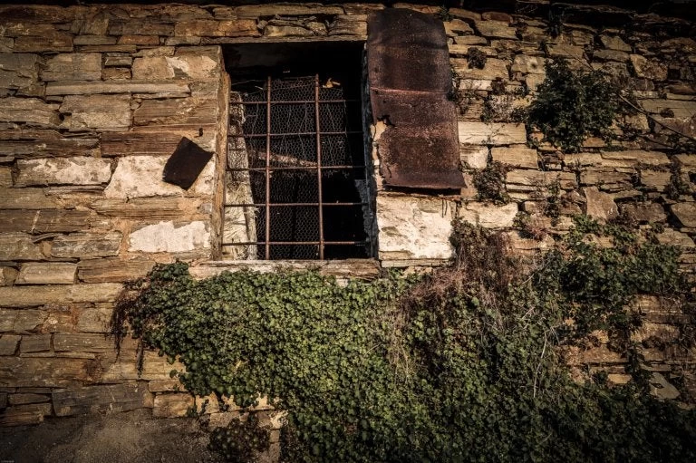 Λάρισα: Ο ληστής έκρυβε σπίτι του 14χρονο κορίτσι – Η άγνωστη ιστορία της ανήλικης μαθήτριας